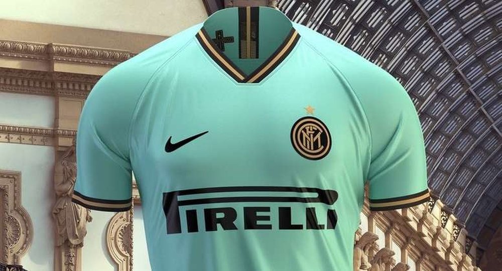 L'Inter présente son maillot extérieur vert et turquoise. GOAL