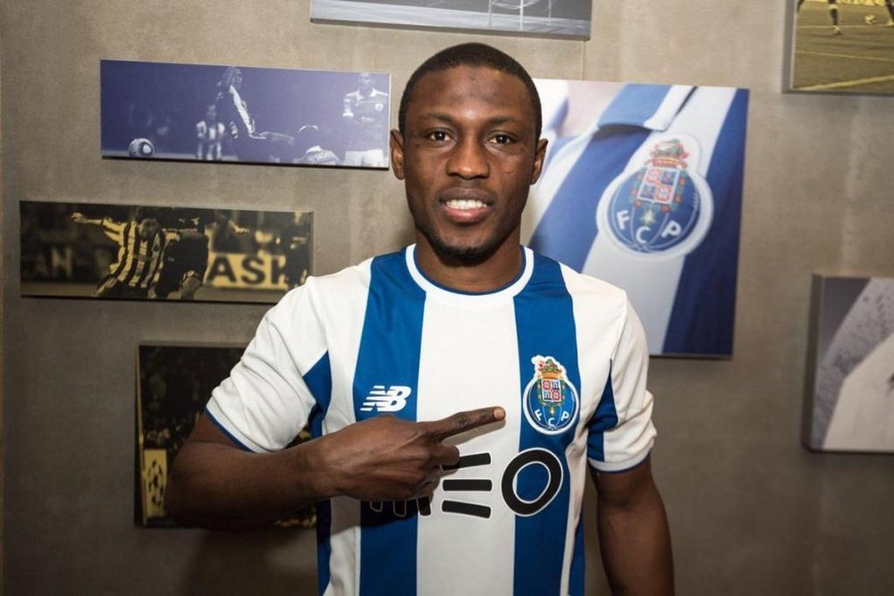 Majeed Waris llega para reforzar la delantera del Oporto. Twitter/FCP