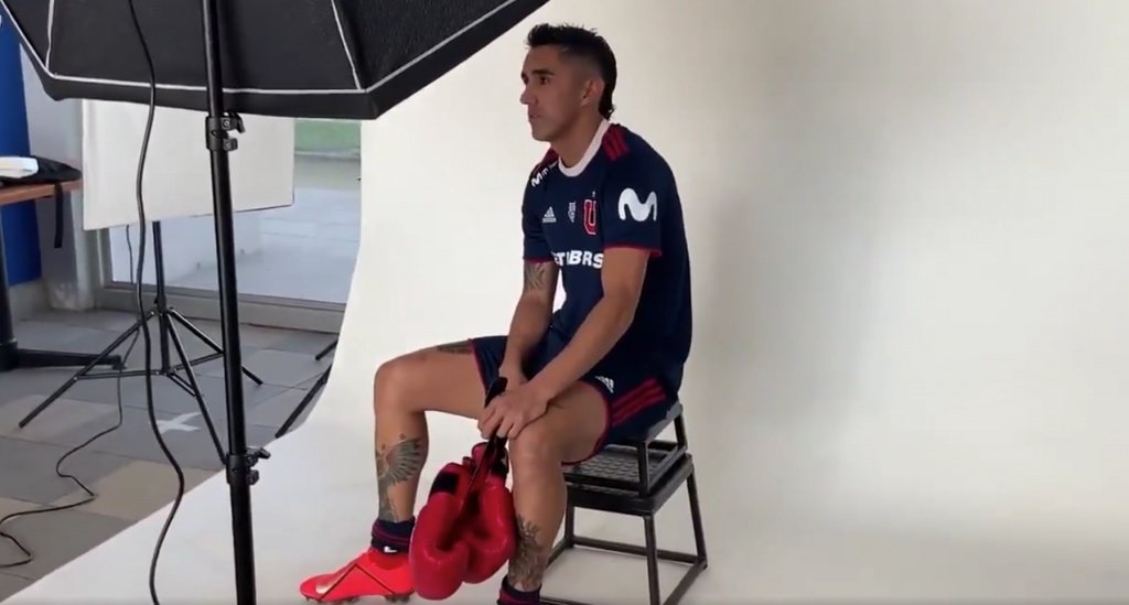 La 'U' presentó a Osvaldo González al más puro estilo 'Rocky Balboa'. Twitter/UDeChile