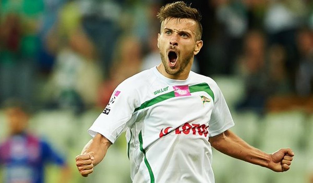 Makuszewski, ex del Lechia Gdanks, nuevo jugador del Vitória de Setúbal. Twitter