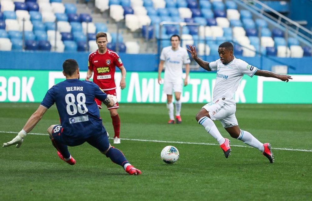 Na Rússia, Malcom não volta a sorrir. Twitter/es_fczenit