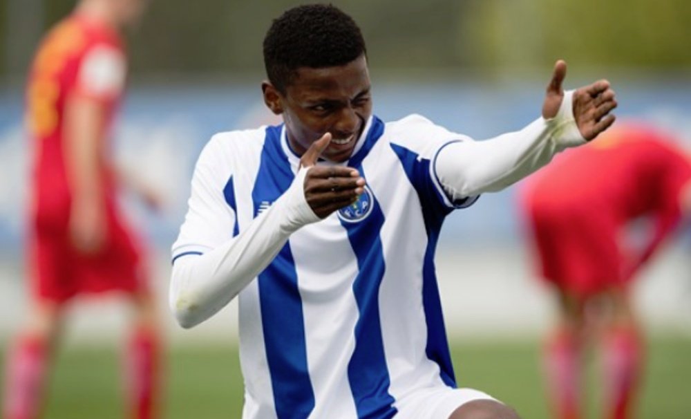 Juega en España cedido por Santos y ya suena para el Mundial Sub 20. FCPorto