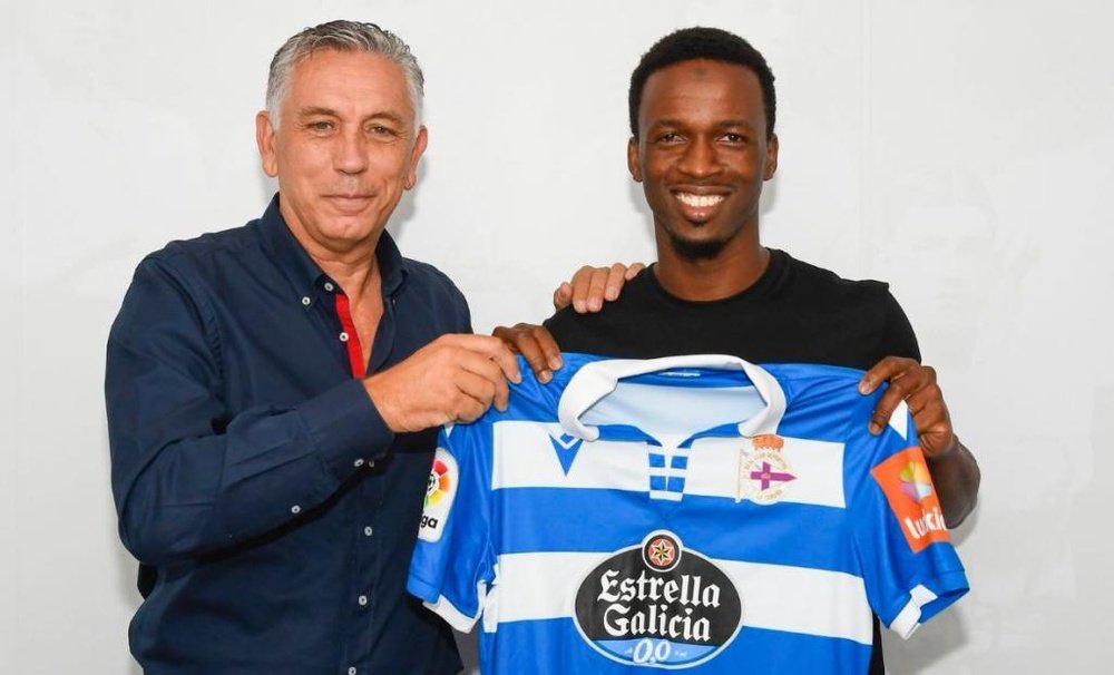 Mamadou Koné firmó su contrato con el Dépor. RCDeportivo