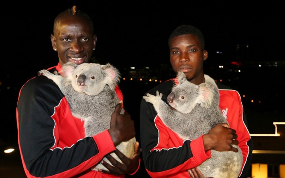 Mamadou Sakho y Sheyi Ojo fueron los jugadores del Liverpool elegidos para fotografiarse con los marsupiales.