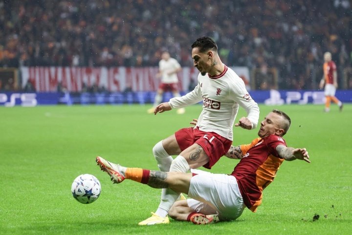 Galatasaray fightback puts Man Utd on brink of Champions League exit