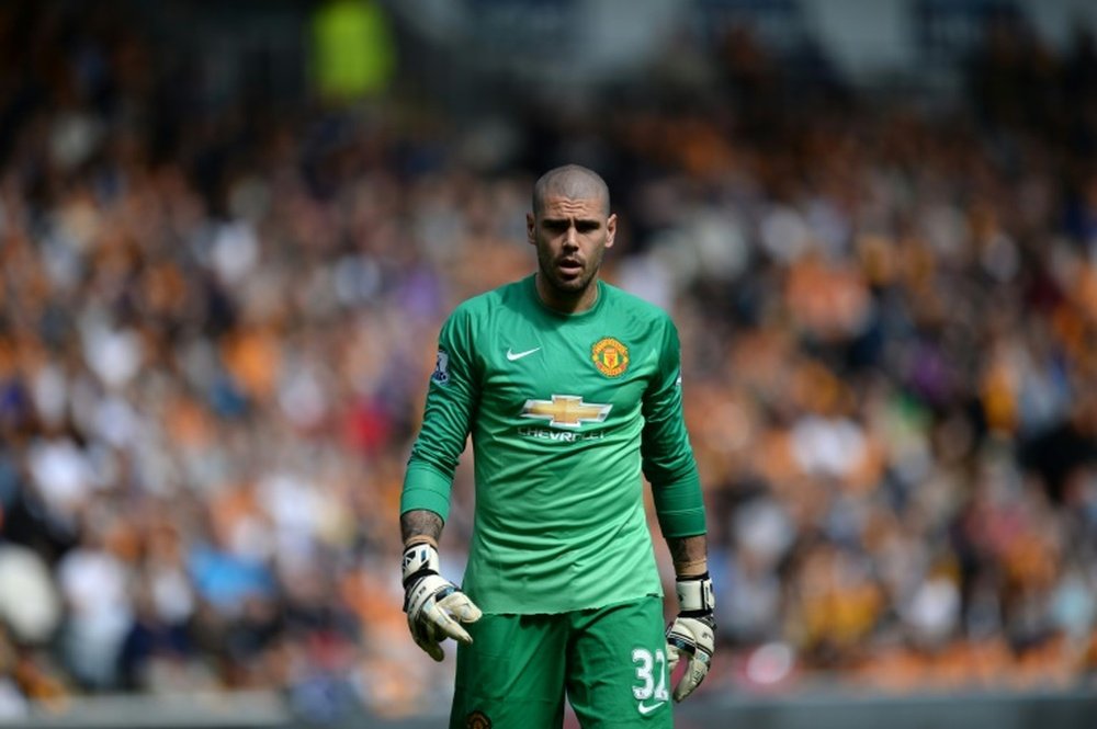 Manchester United Spanish goalkeeper Victor Valdes plays during the English Premier League football match between Hull City and Manchester United in Kingston upon Hull, north England on May 24, 2015