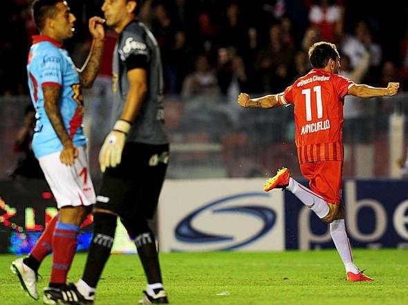 Mancuello celebra un tanto para el Independiente en un enfrentamiento anterior contra Arsenal. Twitter