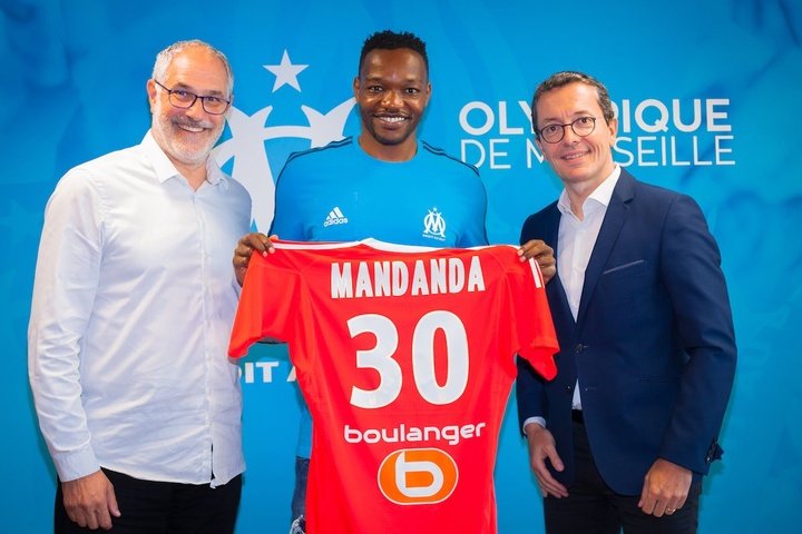 Mandanda returns to Marseille after single season at Crystal Palace