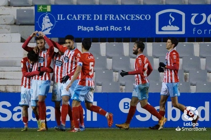 El Lugo gana con contundencia el derbi gallego ante el Compostela