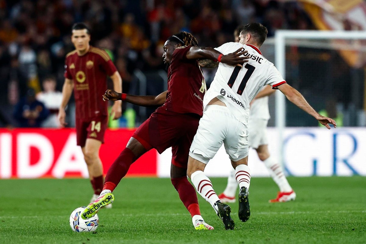 Il Milan affronta il Chelsea nell'ultimo test amichevole prima del debutto in Coppa Italia contro il Bari. Allegri cercherà di testare la squadra, con particolare attesa per il debutto di Luka Modric.