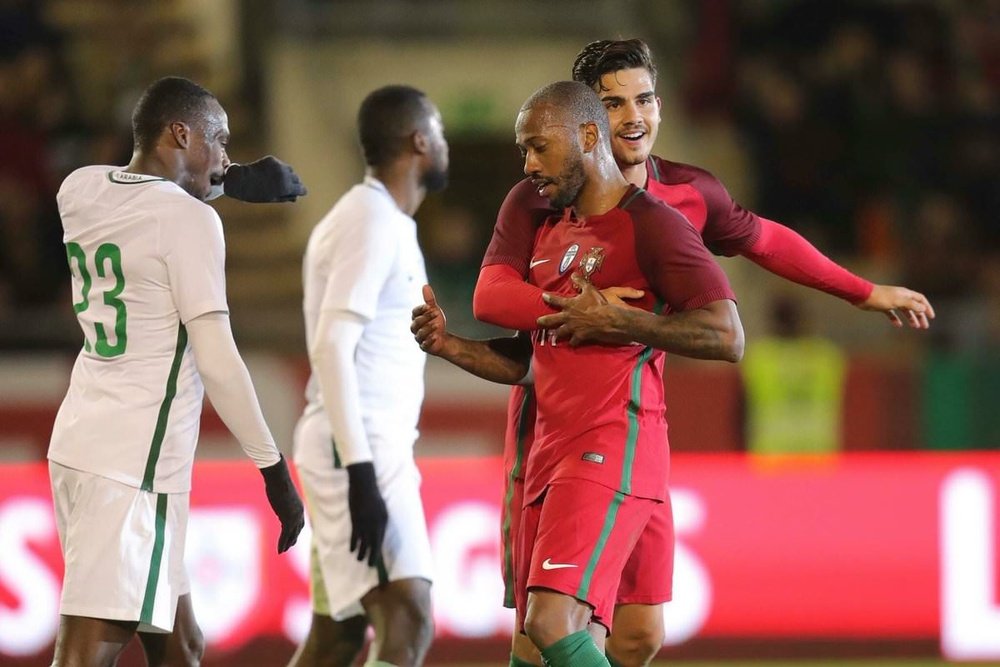 Manuel Fernandes muito feliz pela sua chamada ao Mundial. Twitter/FPF