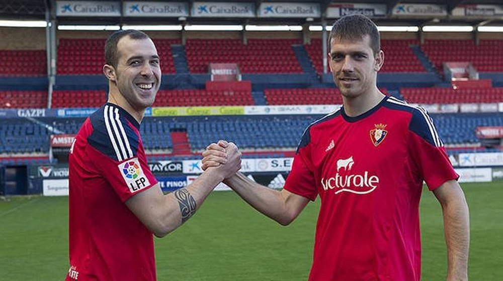 Manuel Sánchez defenderá la camiseta del Osasuna en partido oficial. Twitter