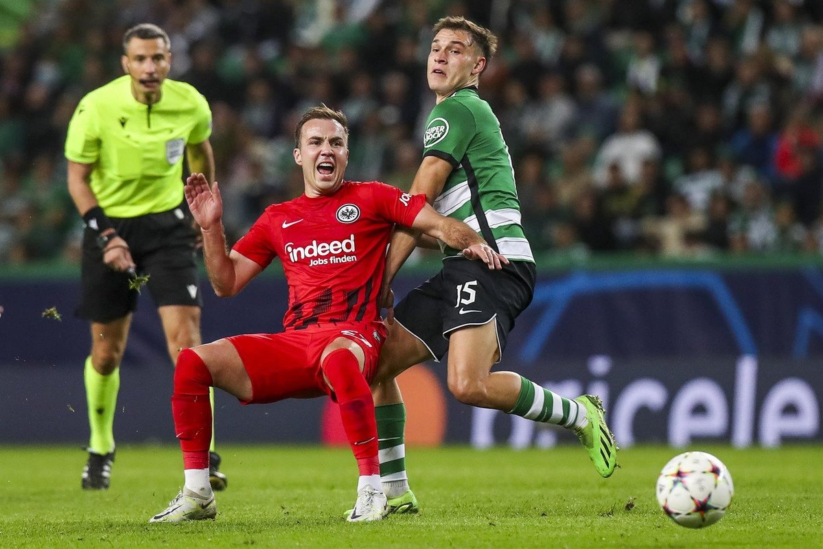 Chelsea are pulling out of the race to sign Sporting's Manuel Ugarte. PSG are now looking to close the deal for the striker, according to Fabrizio Romano.