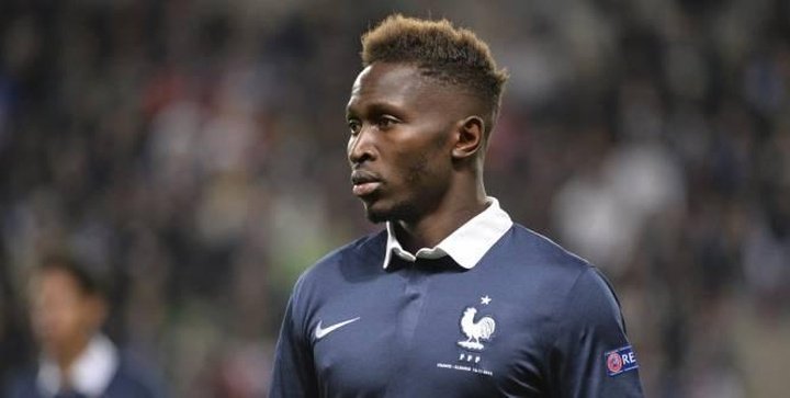 Mapou Yanga-Mbiwa ficha por el Olympique de Lyon
