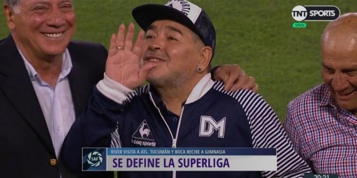 Las lágrimas de Maradona: del cariño de La Bombonera a una triste placa