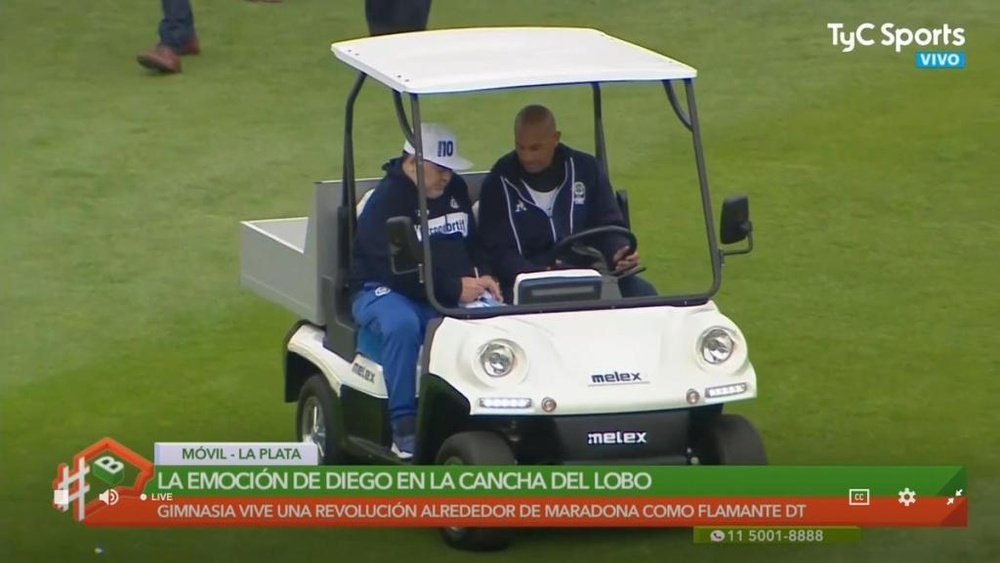 Maradona a été présenté sur un chariot de golf ! Capture/TycSports
