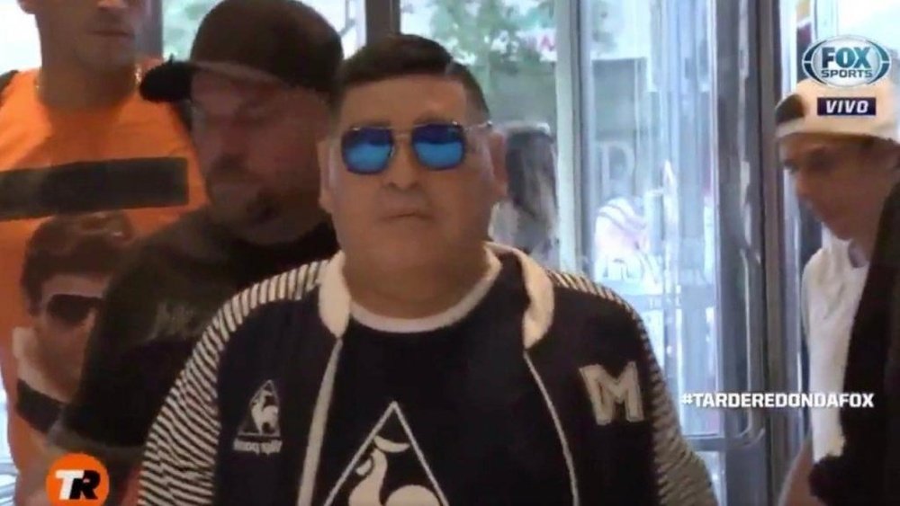 Maradona aterrizó en Rosario. Captura/FOXSportsArg