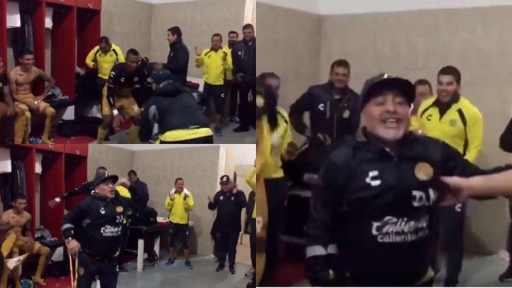 Maradona protagonizó un nuevo baile con sus jugadores. Twitter/Dorados