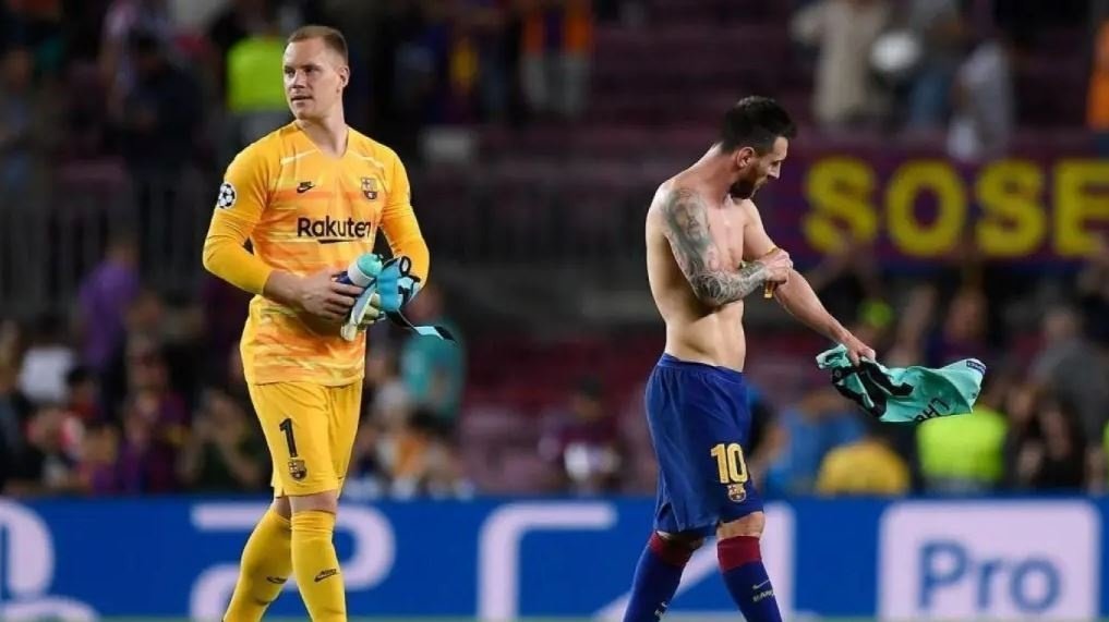 Ter Stegen no esconde su difícil relación con Messi en el Barça. EFE
