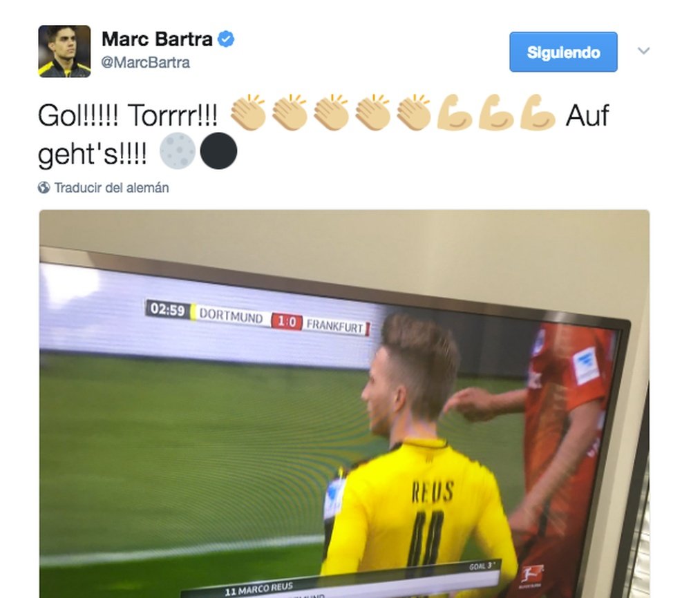 Bartra vio el partido desde casa. Twitter/MarcBartra