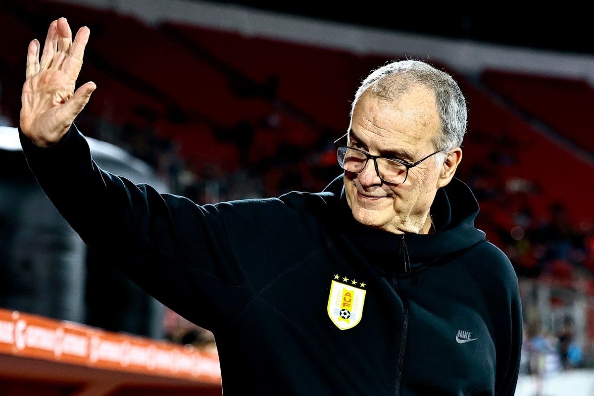 Bielsa frena el ímpetu de Cannavaro