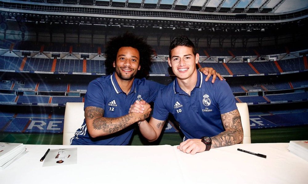 Ambos jugadores estuvieron firmando autógrafos en Valencia. RealMadridCF