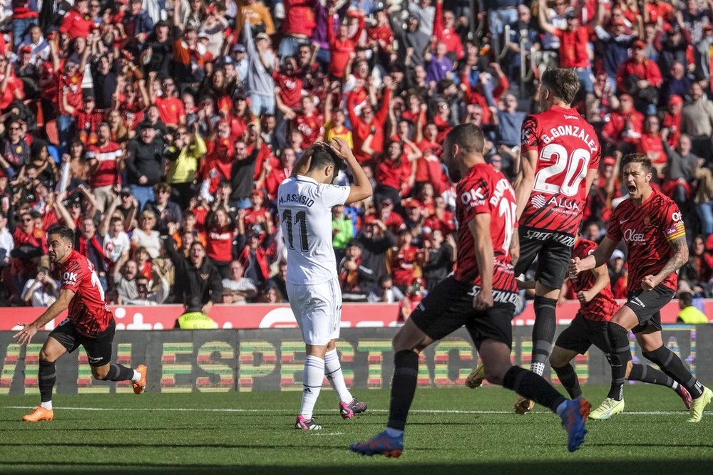 Marco Asensio's penalty miss saw Real Madrid beaten in Mallorca. EFE
