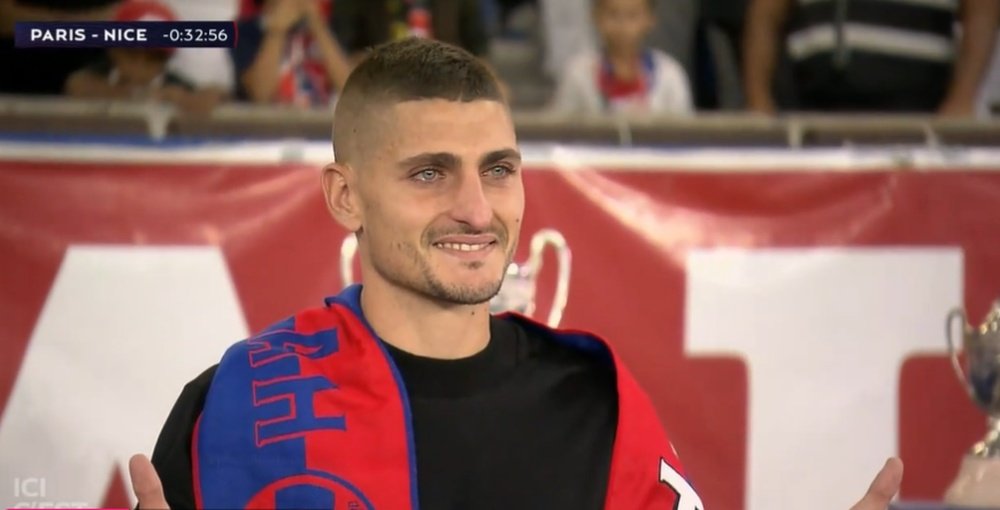 Uma homenagem à altura de uma lenda: Verratti se emocionou até as lágrimas. Twitter/PSG