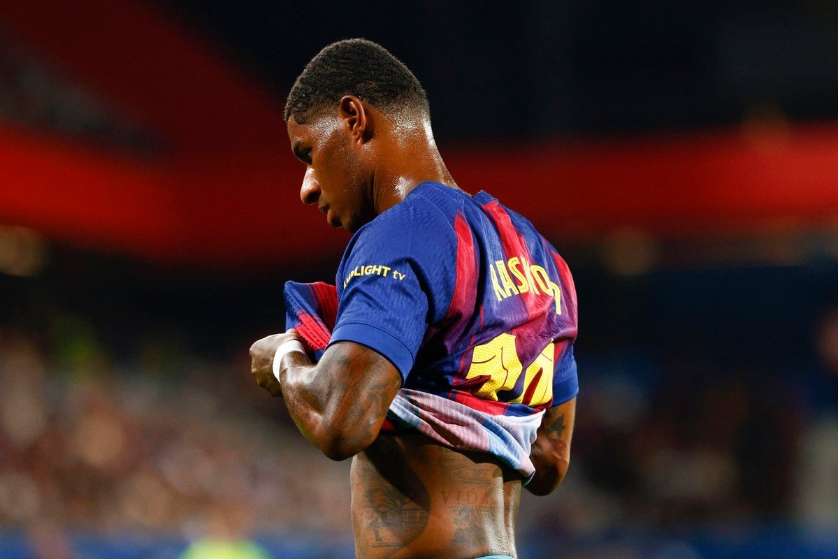 Barcelona in last-gasp push to clear Rashford for La Liga kick-off