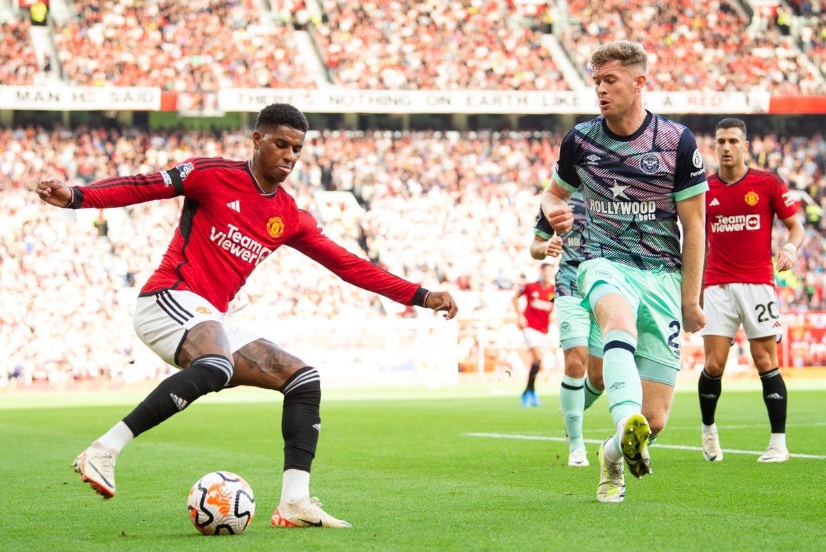 Rashford (L) is not having his best start to the season at Man Utd. EFE