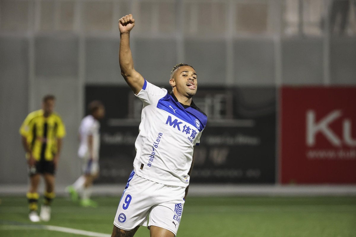 El Deportivo Alavés goleó al Getxo por 0-7 en la primera ronda de la Copa del Rey. Mariano Díaz anotó un 'hat trick' y se reencontró con su mejor versión. Carlos Vicente, Diego Morcillo y Toni Martínez completaron el marcador.
