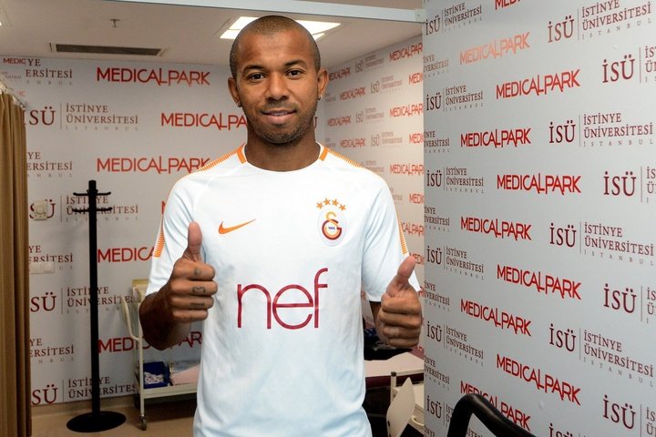 Galatasaray sign defender Mariano