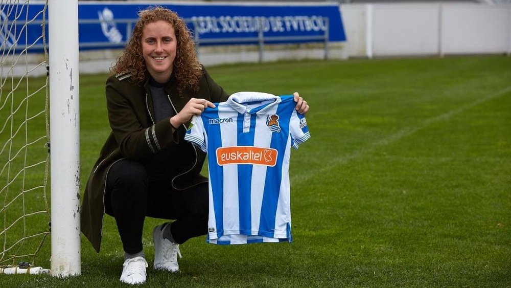 Quiñones dedica el título a la afición. Twitter/RealSociedad