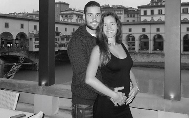 Mario Suárez junto a su pareja, Malena Costa, que anunció su embarazo en las redes sociales. Instagram