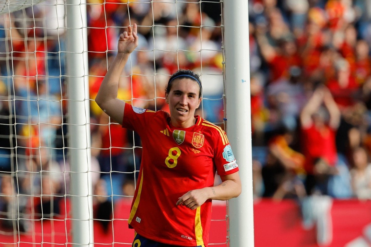 España espera pasar como primera de grupo en la Eurocopa Femenina. EFE