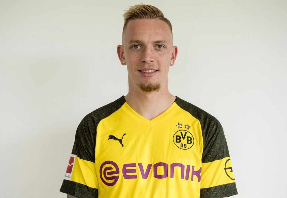 Marius Wolf assinou pelo Dortmund até 2023. Twitter/BVB