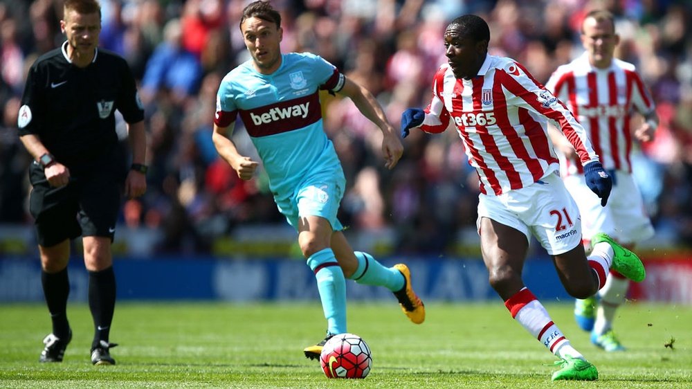 O meia franco-belga não conta para Mark Hughes, no Stoke. WHUFC