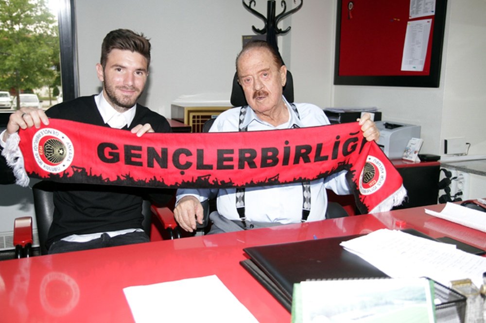 Marko Milinkovic, en su presentación como nuevo jugador del Gençlerbirligi turco. Genclerbirligi