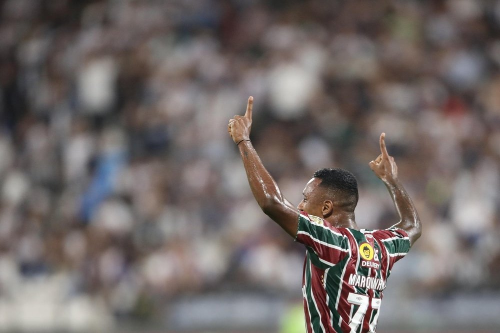 Marquinhos do Fluminense celebra um gol em jogo daLibertadores. EFE/ Paolo Aguilar