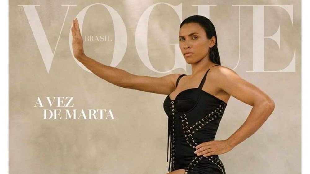 Marta é capa da revista 'Vogue' do mês de julho. Vogue