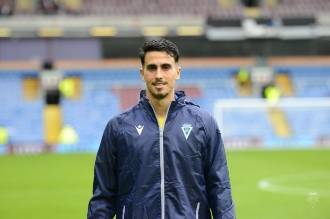 Martín Calderón explicó cómo fue su debut con el Cádiz. Twitter/CadizCF