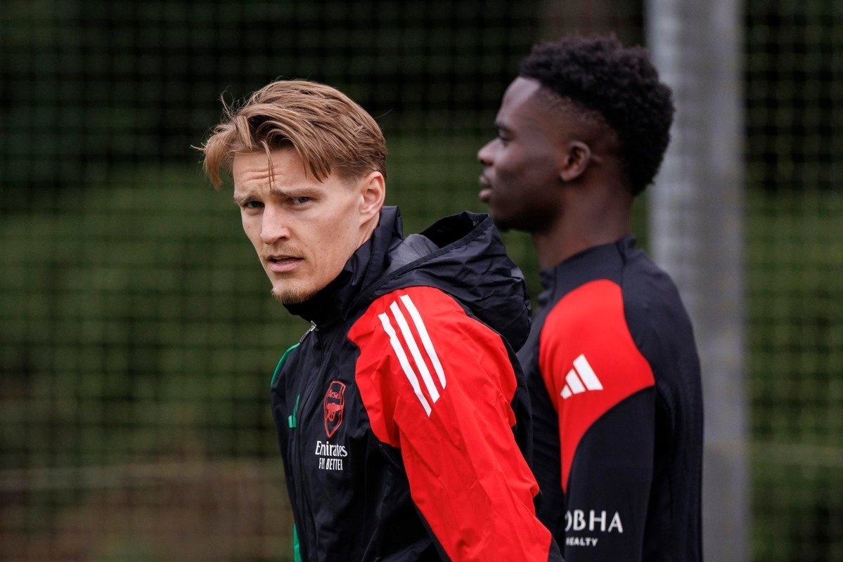 Arteta tira un sospiro di sollievo: Odegaard e Timber saranno a Parigi