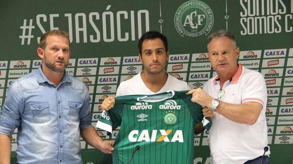 El jugador de Chapecoense, emocionado en su vuelta a los entrenamientos. Chapecoense