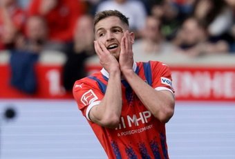 El Heidenheim busca una vida extra en su liga de tres. EFE/RonaldWittek