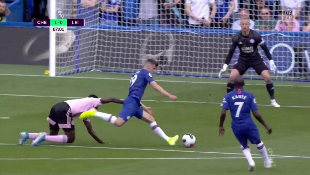 Mount ouvre le score pour Chelsea et inscrit son premier but de la saison. Capture/DAZN