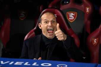 Massimiliano Allegri não ficou surpreso quando a Inter se proclamou campeã da Serie A. Antes da partida entre Juventus e Milan, ele valorizou muito o esforço dos 'nerazzurri', considerando-os 