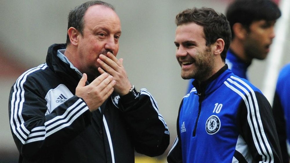 Mata with Benitez during his time at Chelsea. Twitter