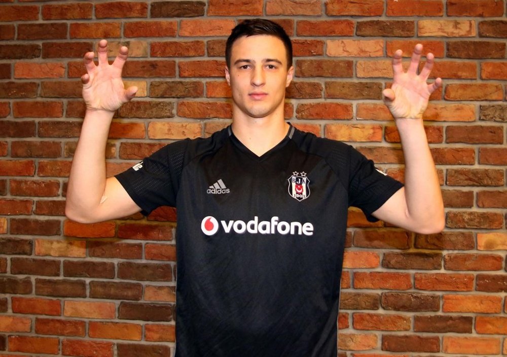 Matej Mitrovic es nuevo jugador del Besiktas. Besiktas