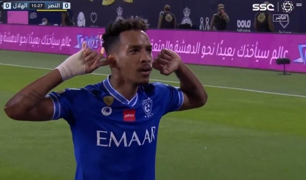 Matheus Pereira coloca o Al-Hilal em vantagem no clássico contra o Al-Nassr. Captura SSA