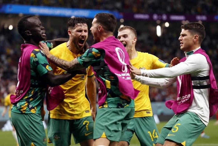 Australia hero Leckie send the Socceroos into the last 16